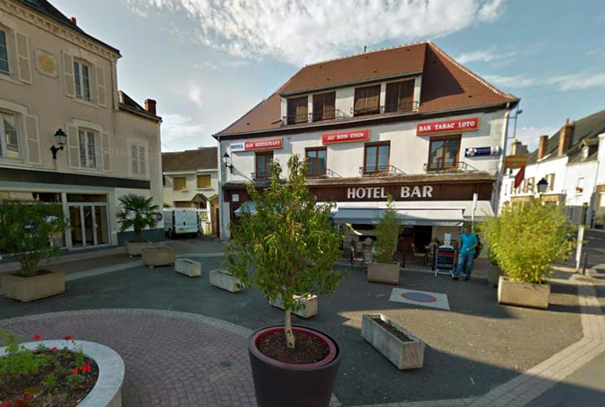 Cloyes-sur-le-Loir Hotel Au Bon Coin מראה חיצוני תמונה